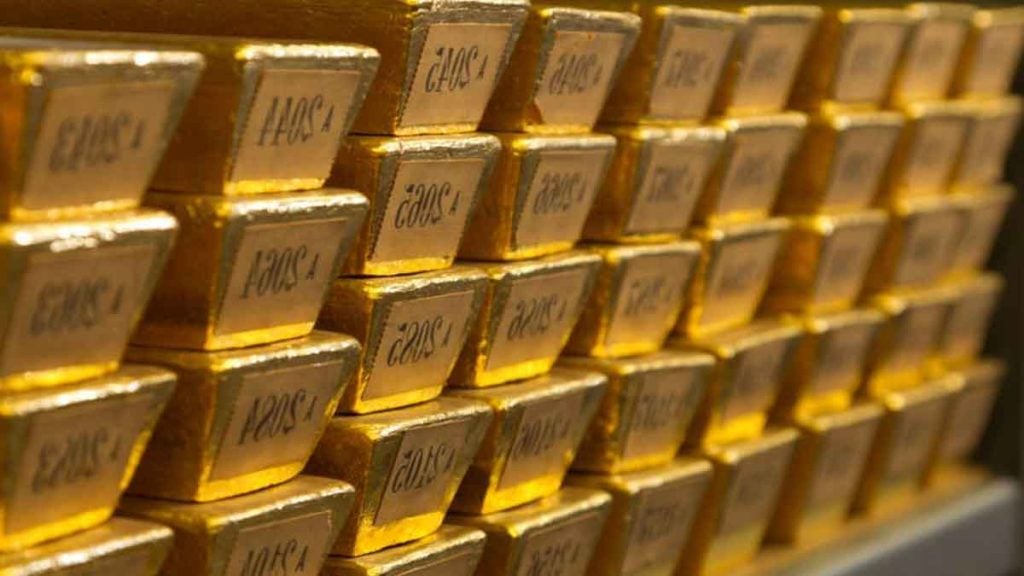 En rénovant sa maison, il découvre 2 millions en liquide et 50 lingots d’or  il fait le choix de prévenir la police