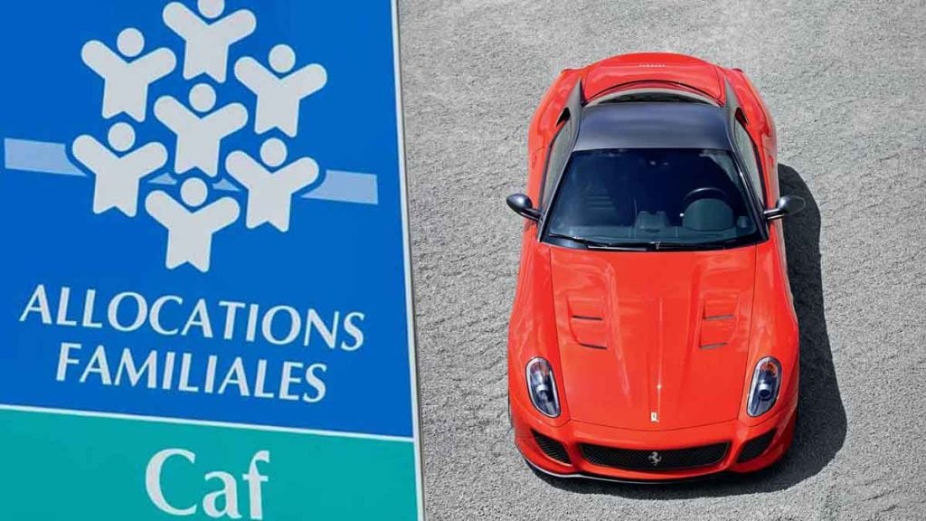 On marche sur la tête ce couple touchait 36 000 € d’allocations familiales mais exhibait 34 voitures et des montres de luxe